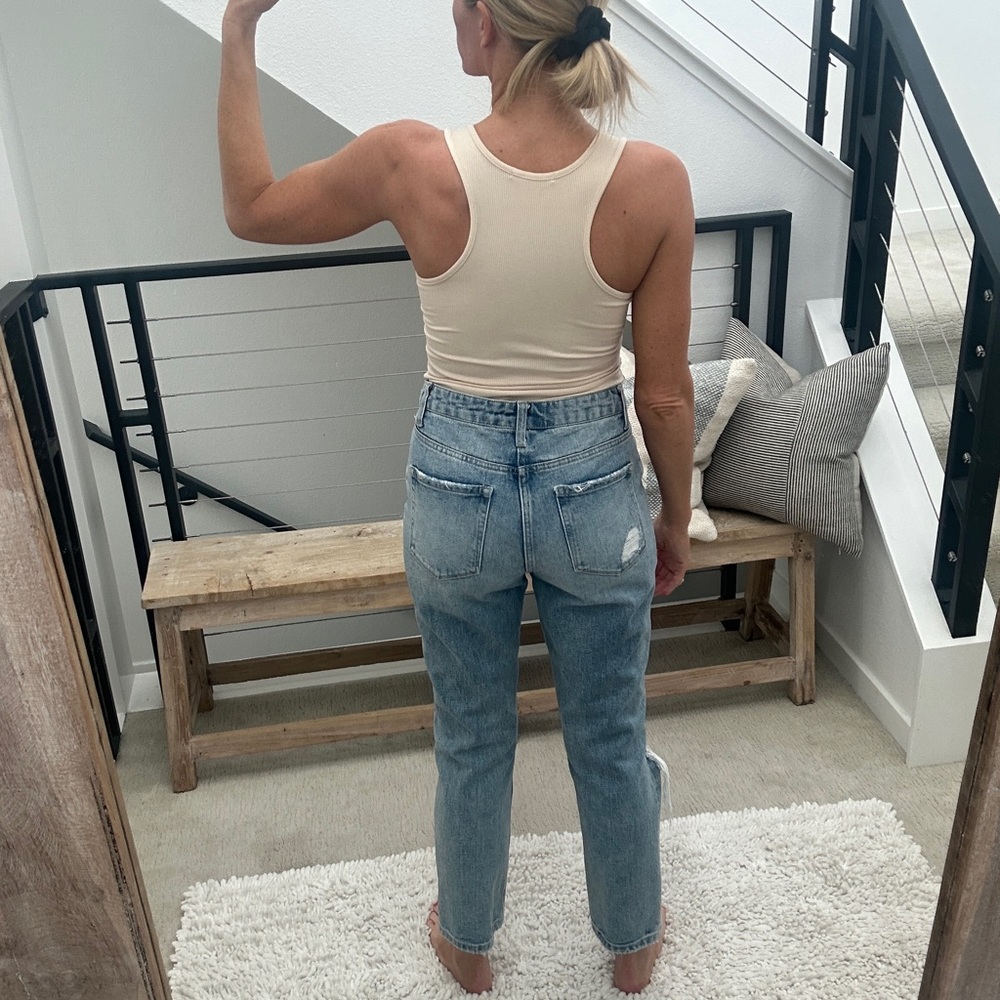 Vervet by Flying Monkey High Rise Button Fly Distressed Mom Jeans | Size 27 - Picture 9 of 15